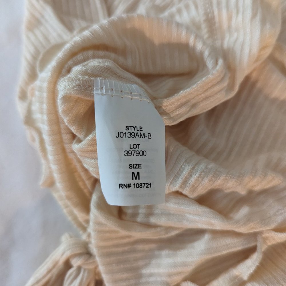 Women's Antistar cropped stretch cinched ruffle cap-sleeve top, cream, size M - Picture 5 of 6